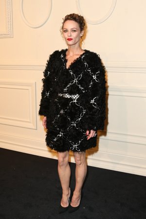 Ese abrigo no fue uno de los mejores looks de la noche