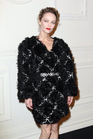 Vanesa Paradis, no atinó con su look