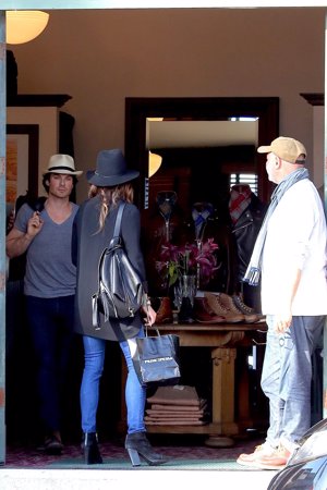 Ian Somerhalder y Nikki Reed pasean su amor por Los Ángeles