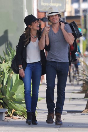 Ian Somerhalder y Nikki Reed pasean su amor por Los Ángeles