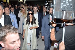 Las Kardashian desatan la locura en su visita a Armenia