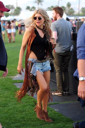 La cantante Fergie con un look muy típico de este festival: el boho chic