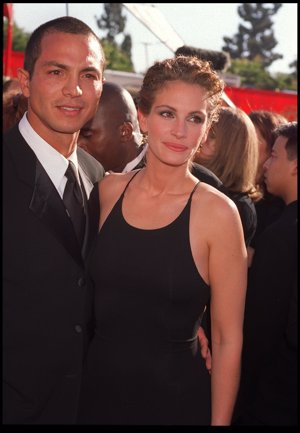 Julia Roberts en los premios Oscar en 1999