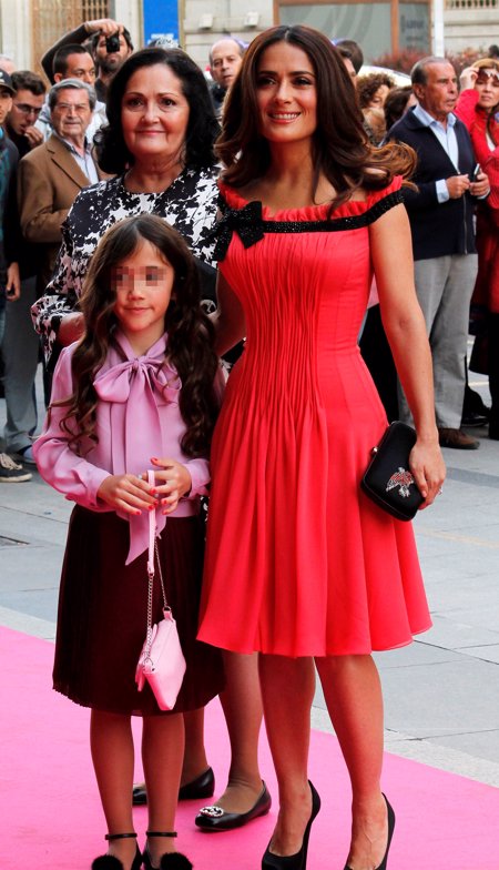 Salma Hayek y su hija en los premios Woman