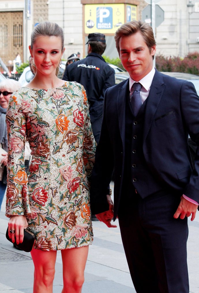 Carlos Baute junto a su mujer Astrid Klisans en los premios Woman