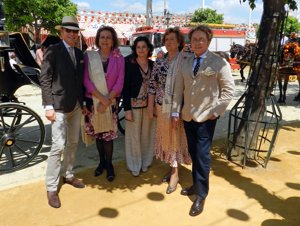 Gloria Camila y Desiré Cordero deslumbran en la Feria de Abril