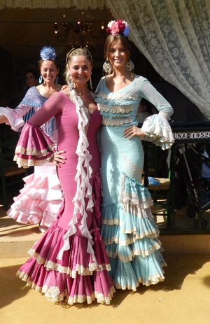 Gloria Camila y Desiré Cordero deslumbran en la Feria de Abril