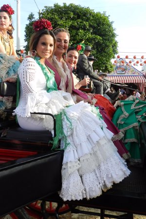 Gloria Camila y Desiré Cordero deslumbran en la Feria de Abril