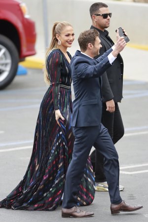 Jennifer Lopez luce un espectacular vestido de Blumarine en American Idol