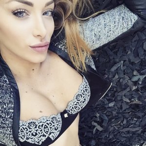 Elisa de Panicis, la concursante más sexy de Supervivientes 2015 con solo 22 años