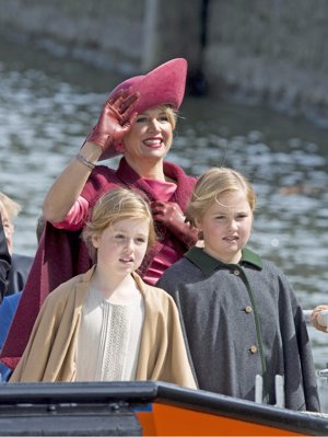 La reina Máxima y sus pequeñas deslumbran en el Día del Rey