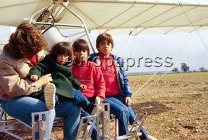 Enrique Iglesias con su madre Isabel Preysler y sus hermanos Julio José y Tamara