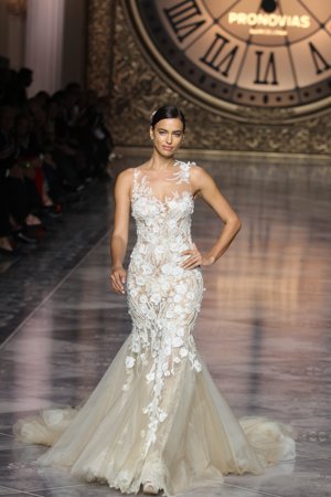 Desfile de Pronovias con Irina Shayk