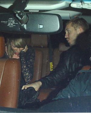 Taylor Swift, una fan más en una actuación de su novio, Calvin Harris