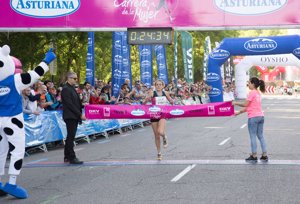 Samantha Vallejo-Nágera, una corredora más en la 'marea rosa'