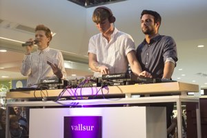 Jesús Castro y Bimba Bosé se convierten por un día en 'personal shopper'