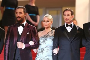 Naomi Watts junto a Matthew McConaughey