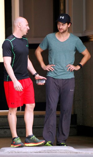 Peter Vives se pone en forma con el entrenador de las celebrities