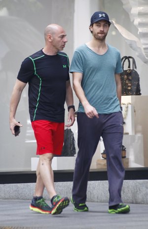 Peter Vives se pone en forma con el entrenador de las celebrities