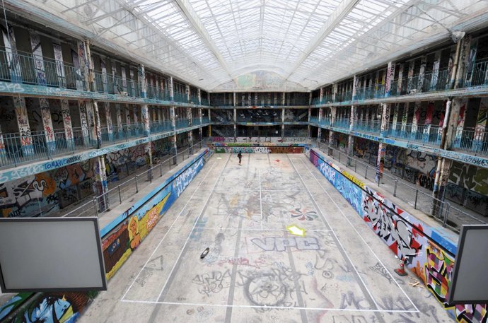 El aspecto de las piscinas Molitor antes de reformarlo