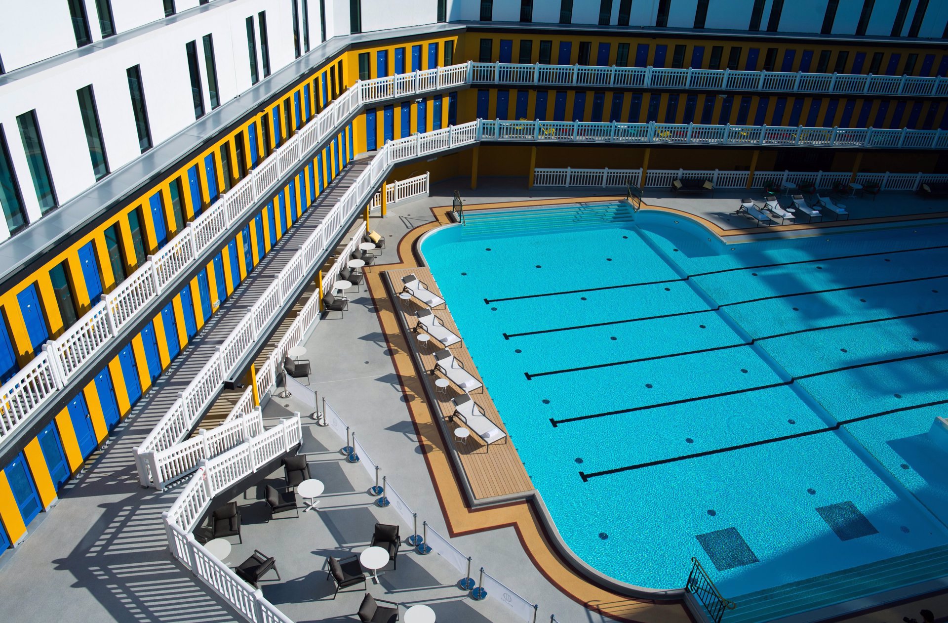 La nueva piscina del Hotel Molitor, vista superior