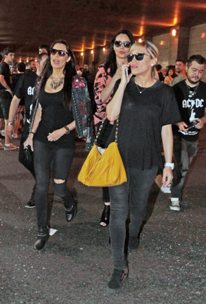 Pilar Rubio cambia a sus dos Sergio Ramos por ACDC