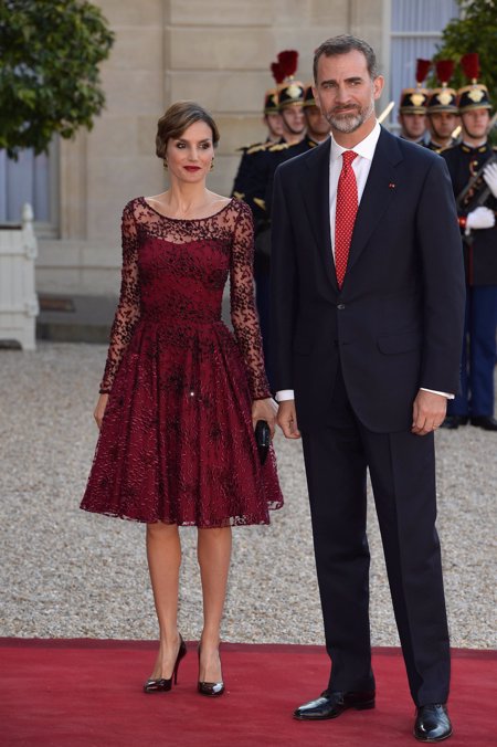 Reina Letizia Ortiz de Varela con Felipe VI en París