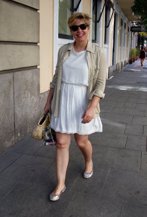 Tania Llasera presume de embarazo