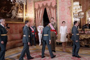 Felipe VI y Letizia, cómplices y enamorados en el Día de las Fuerzas Armadas