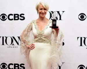 Helen Mirren deslumbra en los Premios Tony