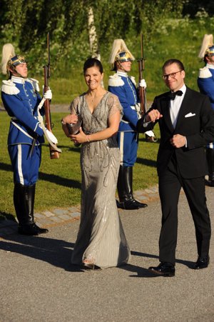 Haakon y Mette Marit de Noruega, 'separados' en la cena de gala de Carlos Felipe y Sofía