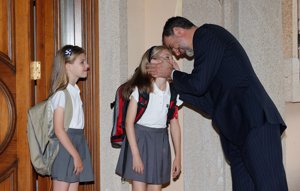 Imágenes inéditas: el día a día de Felipe VI y Letizia