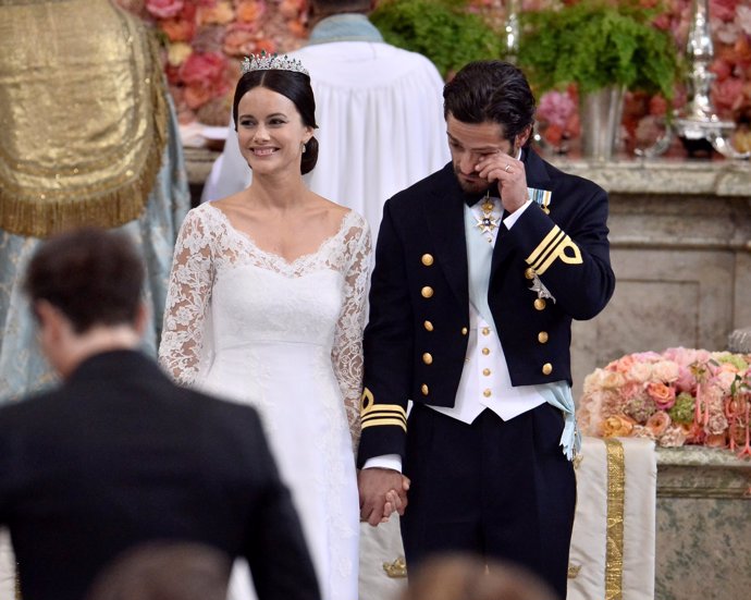 carlos felipe llora en la boda