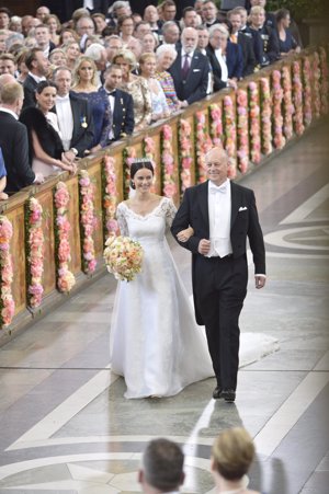 Carlos Felipe de Suecia y Sofía Hellqvist se han dado el 'sí quiero' en una romántica ceremonia