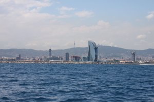 Barcelona y sus aguas, enclave ideal para tus planes del verano