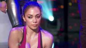 Nicole Scherzinger sufre un aparatoso accidente en pleno directo