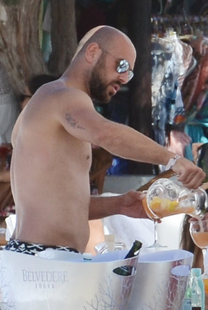 Pepe Reina disfruta de Ibiza antes de su nueva etapa como portero del Nápoles