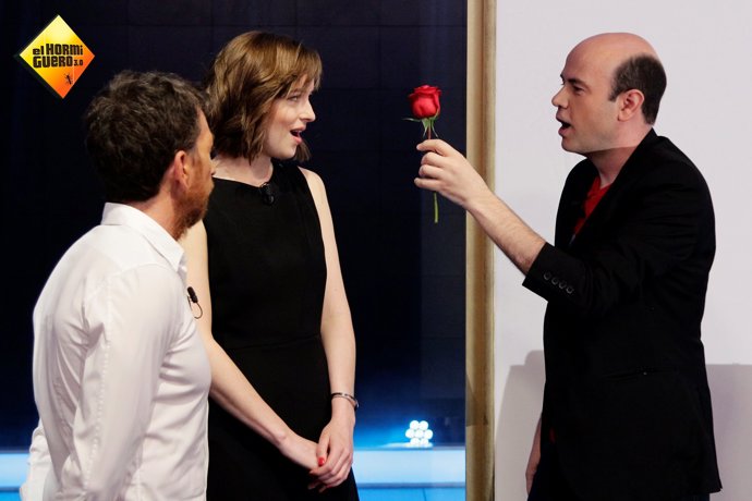 Dakota Johnson con Pablo Motos y Jandro