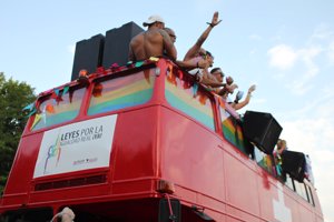 CHANCE se cuela en el Orgullo Gay 2015: desfile de famosos