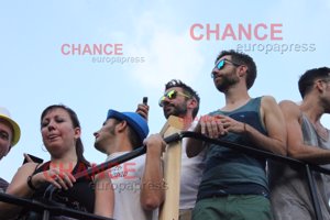 CHANCE se cuela en el Orgullo Gay 2015: desfile de famosos