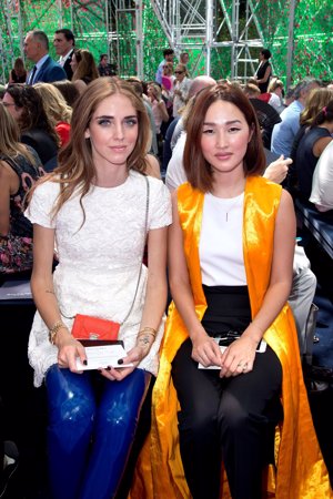 Chiara Ferragni y Nicole Warne en la Paris Fashion Week