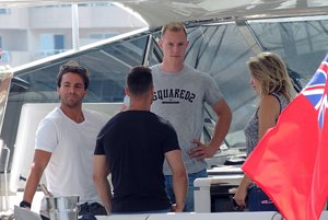 Ter Stegen, futbolista del FC Barcelona, disfruta de Ibiza con su novia