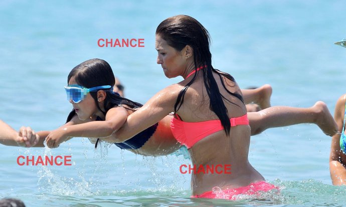 Paula Echevarría jugando con Daniella