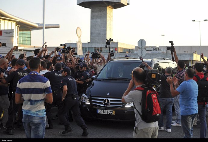 Iker Casillas llegando a Oporto