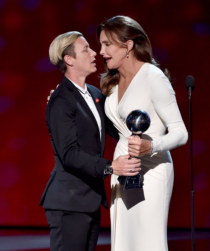Caitlyn Jenner recibe el premio
