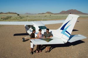Una avioneta para sobrevolar el desierto de Namibia