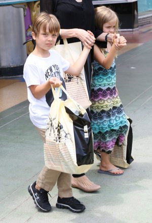 Angelina Jolie y los mellizos Knox y Vivienne