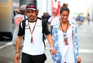 Lara Álvarez la fan número 1 de su piloto favorito, Fernando Alonso