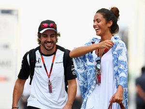 Lara Álvarez la fan número 1 de su piloto favorito, Fernando Alonso