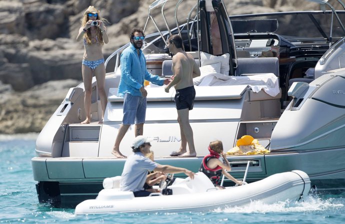 Borja Thyssen con familiares y amigos